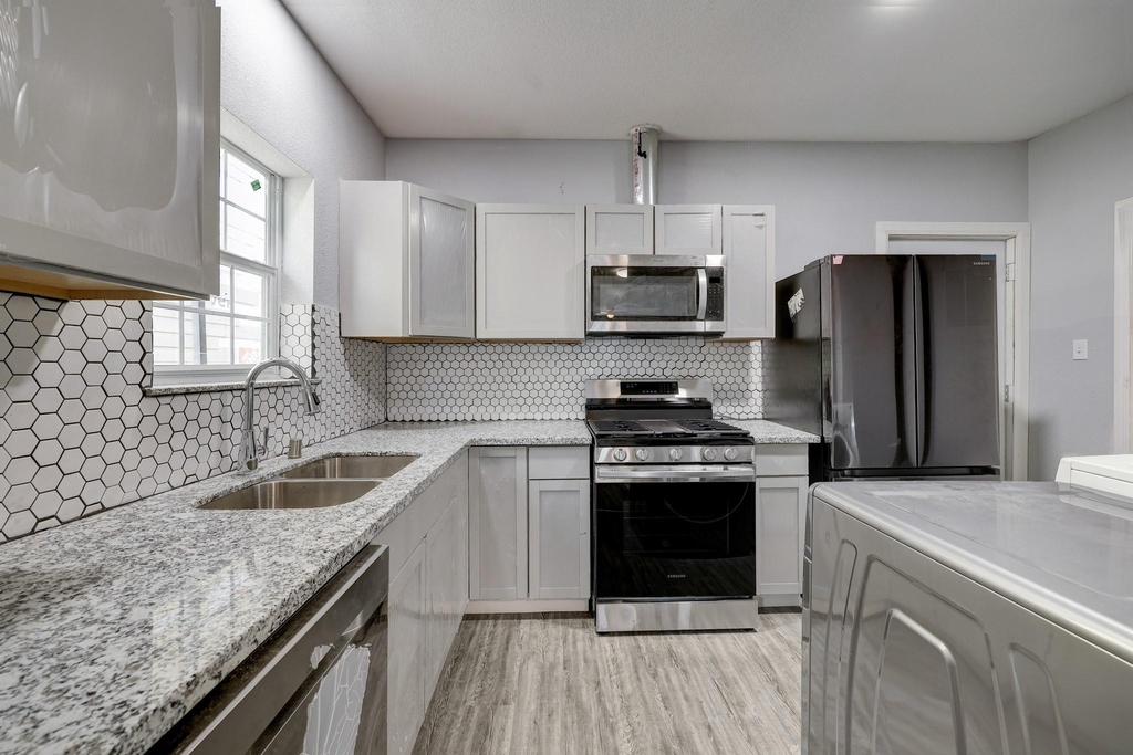 4224 Marina Street - Photo 6