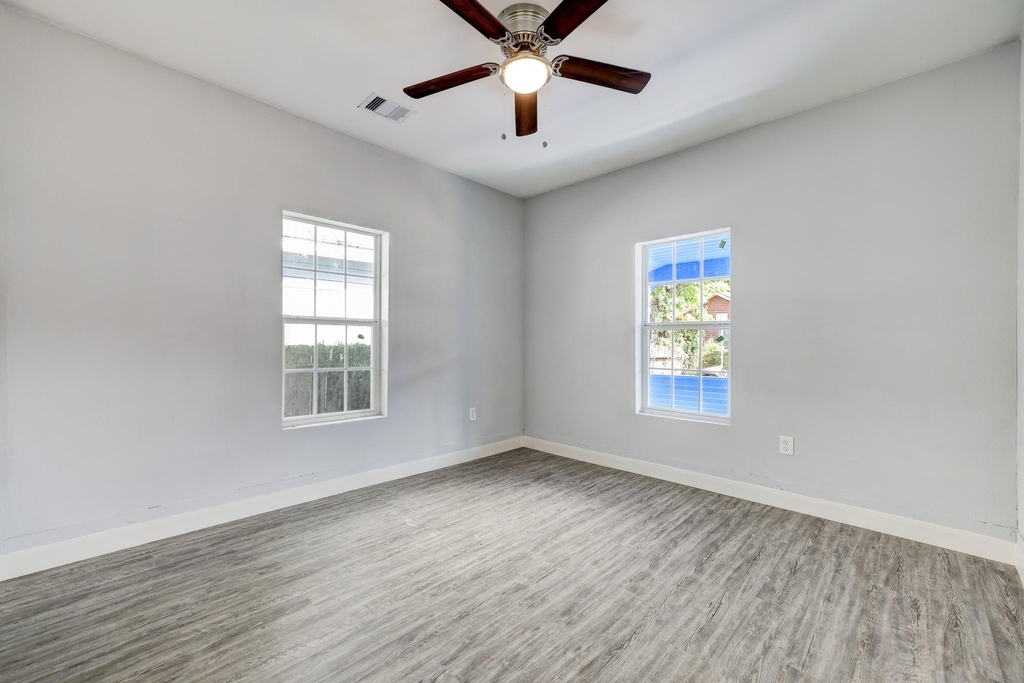 4224 Marina Street - Photo 9