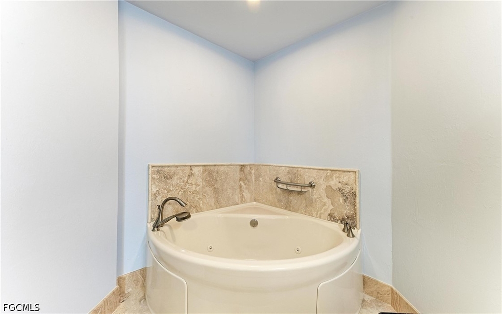 14813 Laguna Drive - Photo 32
