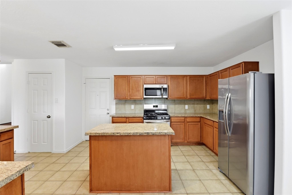5342 Gibralter Place - Photo 18