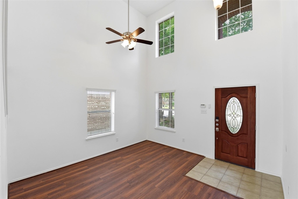 5342 Gibralter Place - Photo 6