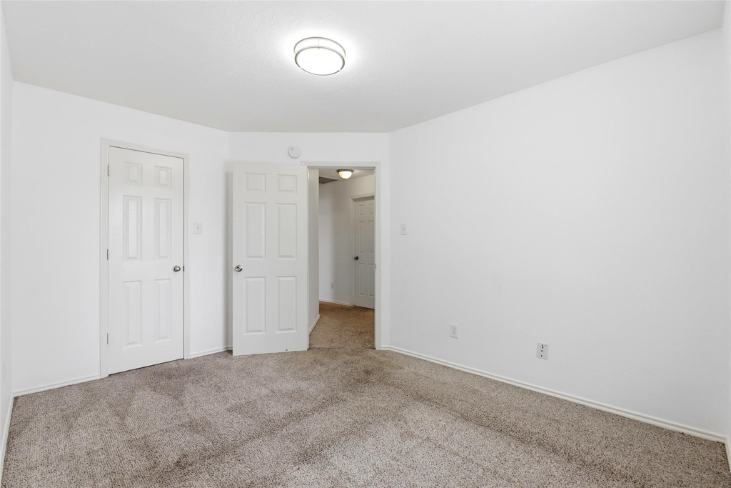 5342 Gibralter Place - Photo 42