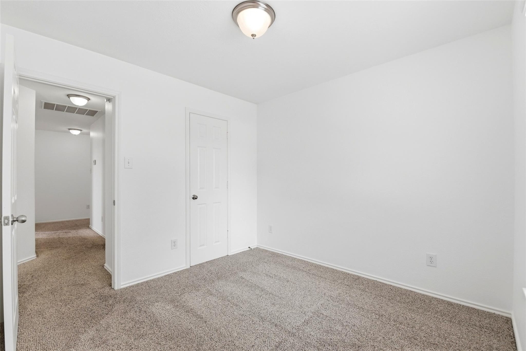 5342 Gibralter Place - Photo 40