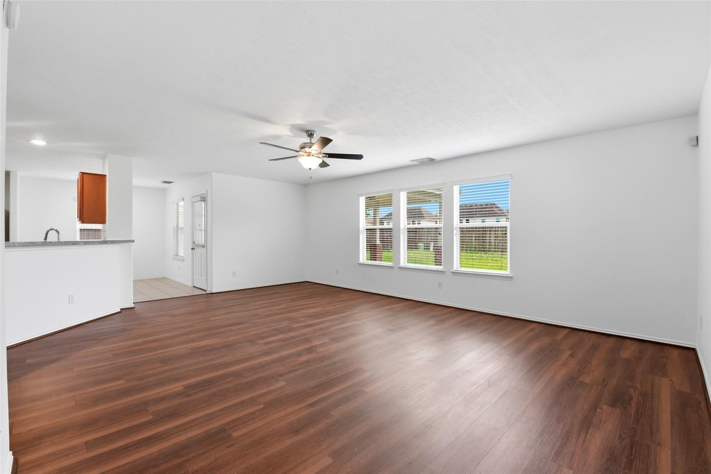 5342 Gibralter Place - Photo 11