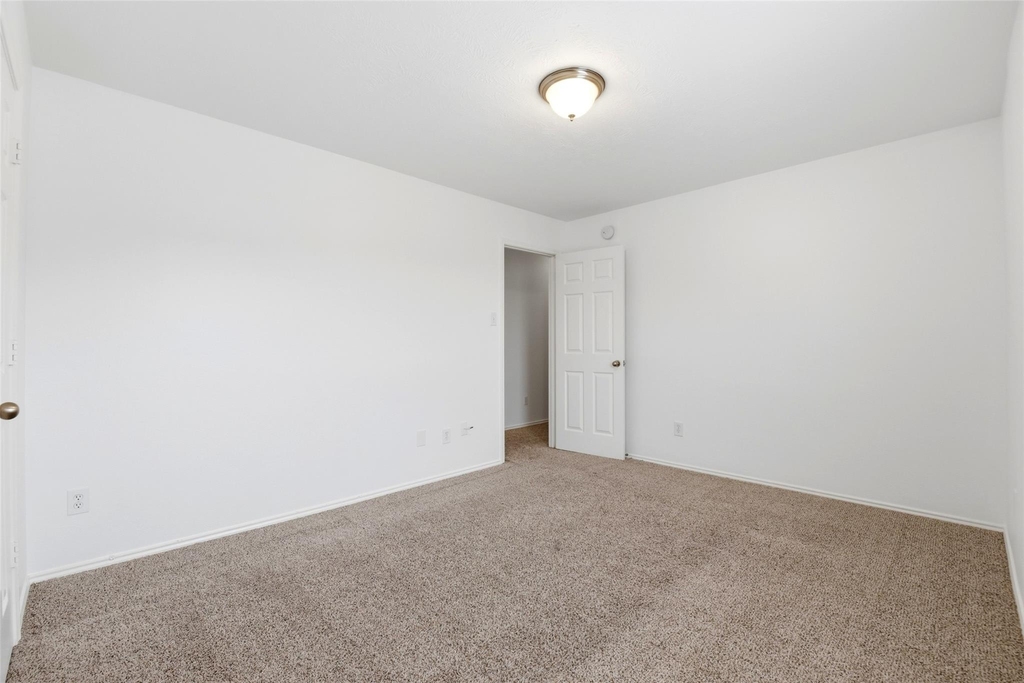 5342 Gibralter Place - Photo 38