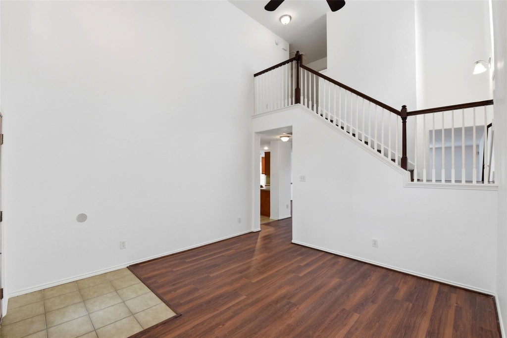 5342 Gibralter Place - Photo 7