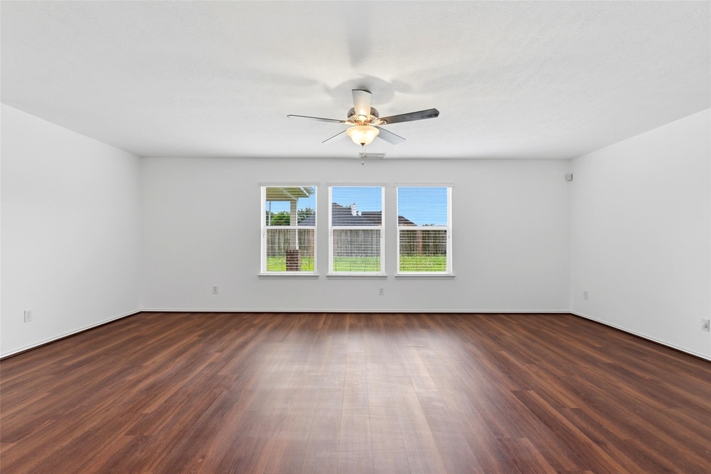 5342 Gibralter Place - Photo 9
