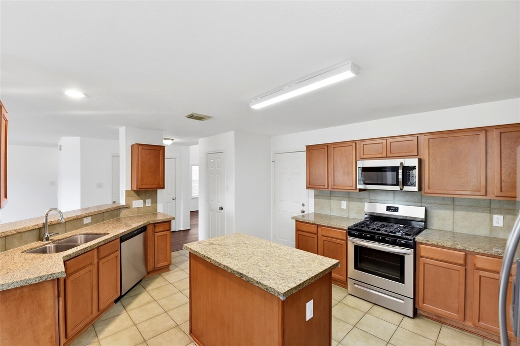5342 Gibralter Place - Photo 17