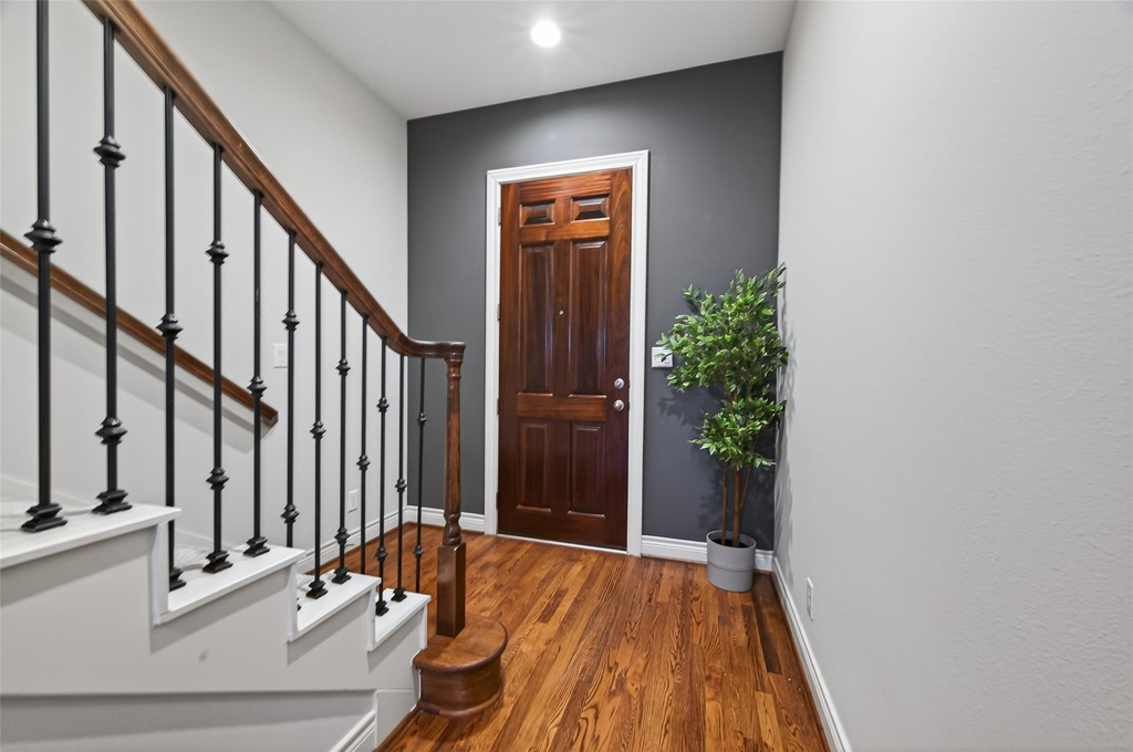 1105 Wagner Street - Photo 2
