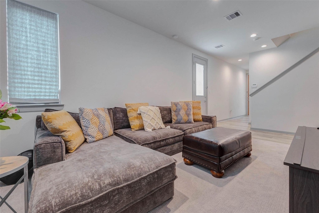 4502 Buck Street - Photo 4