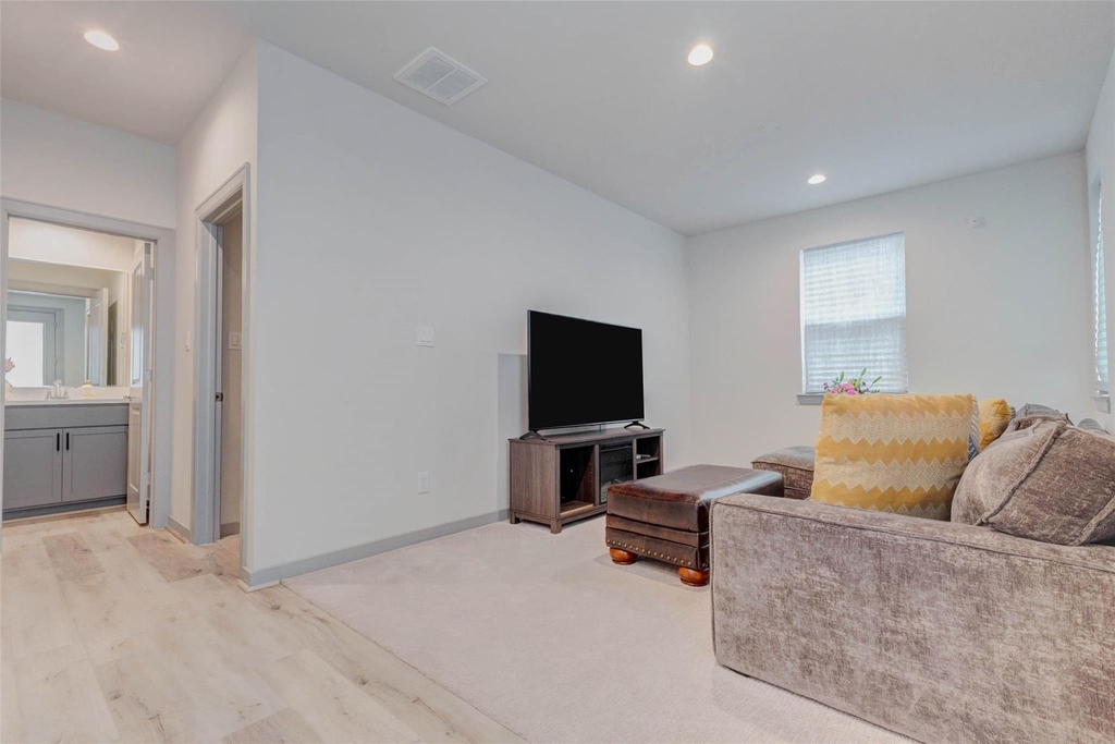 4502 Buck Street - Photo 10