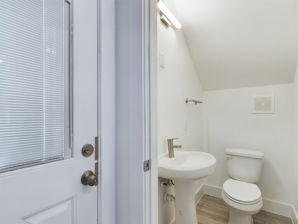 5206 Gold Street - Photo 7