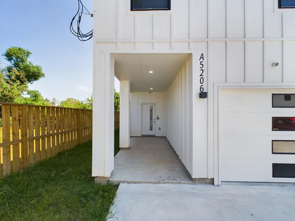 5206 Gold Street - Photo 1