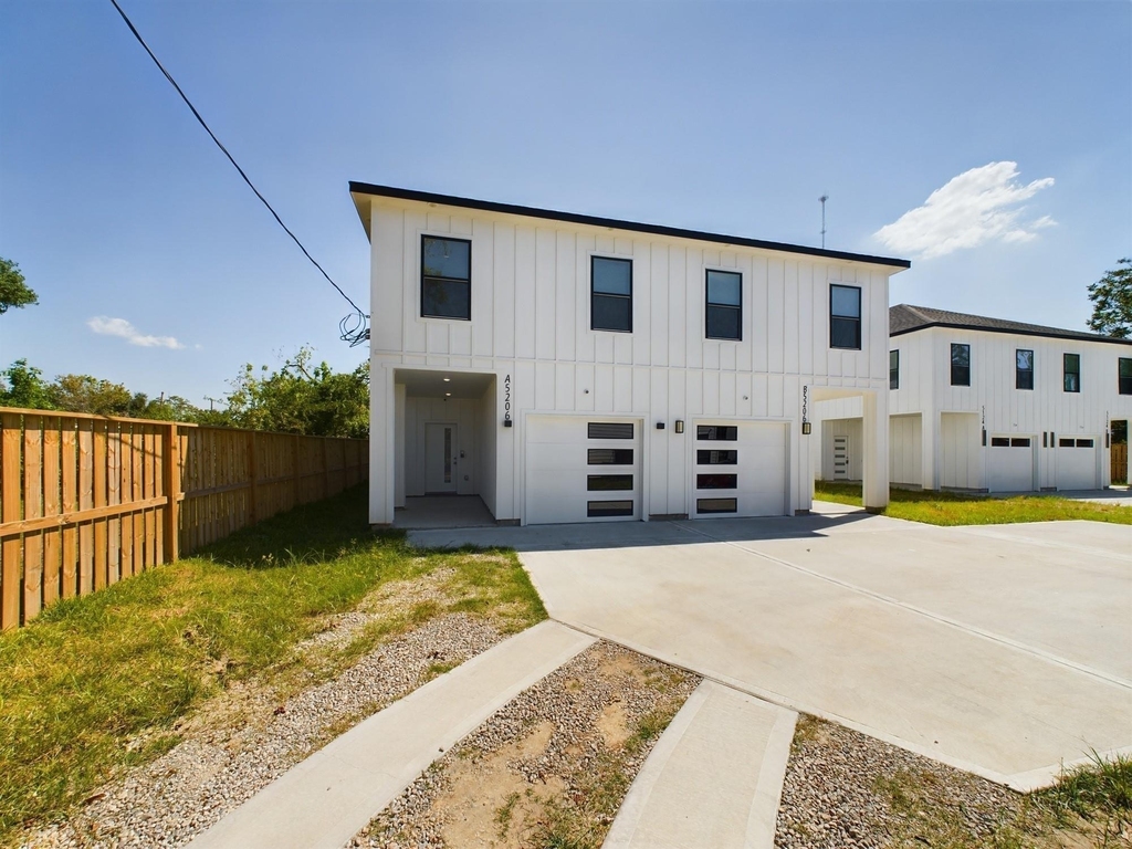 5206 Gold Street - Photo 0