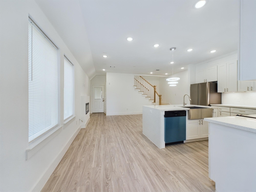 5206 Gold Street - Photo 2