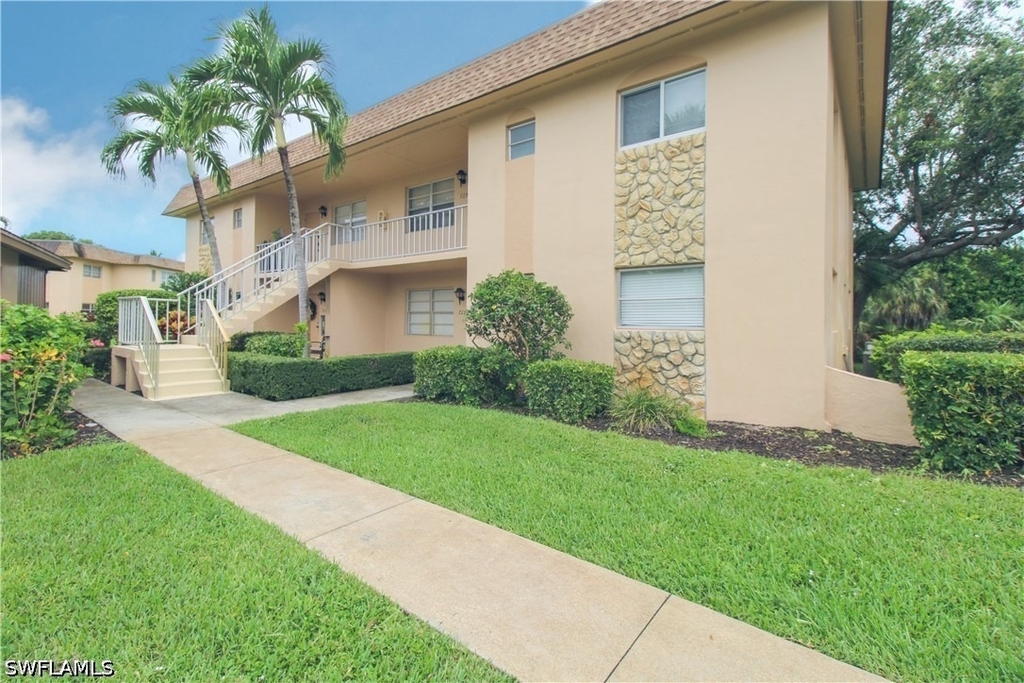 729 Palm View Drive - Photo 0