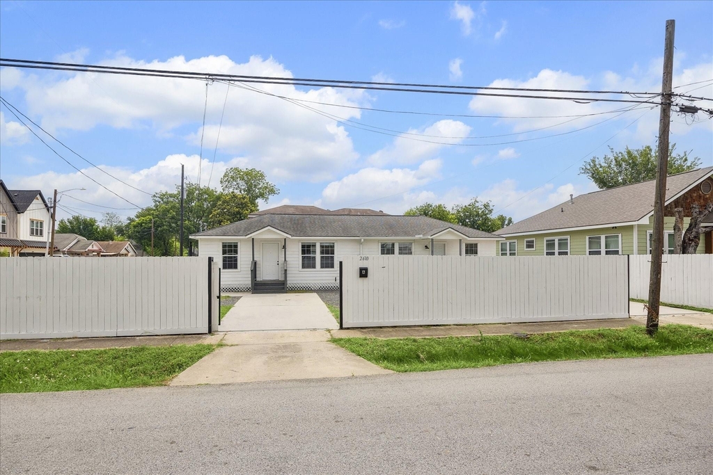 2610 Cochran Street - Photo 3