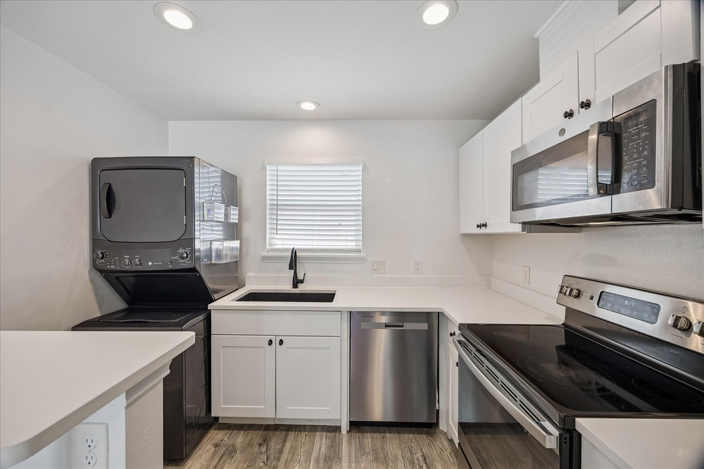2610 Cochran Street - Photo 9