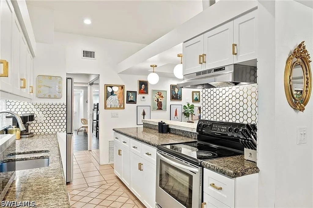 792 108th Avenue N - Photo 5