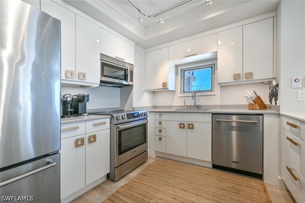 3115 Gulf Shore Boulevard N - Photo 9