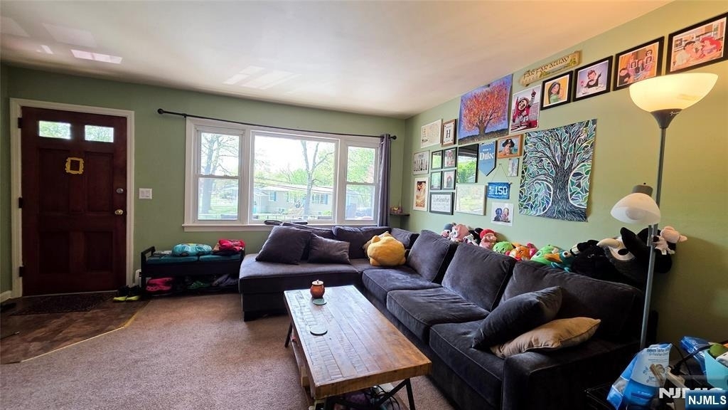 16 Belmont - Photo 3