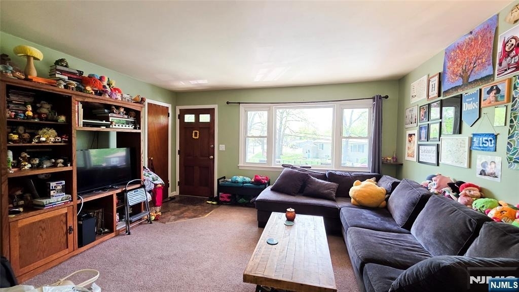 16 Belmont - Photo 2