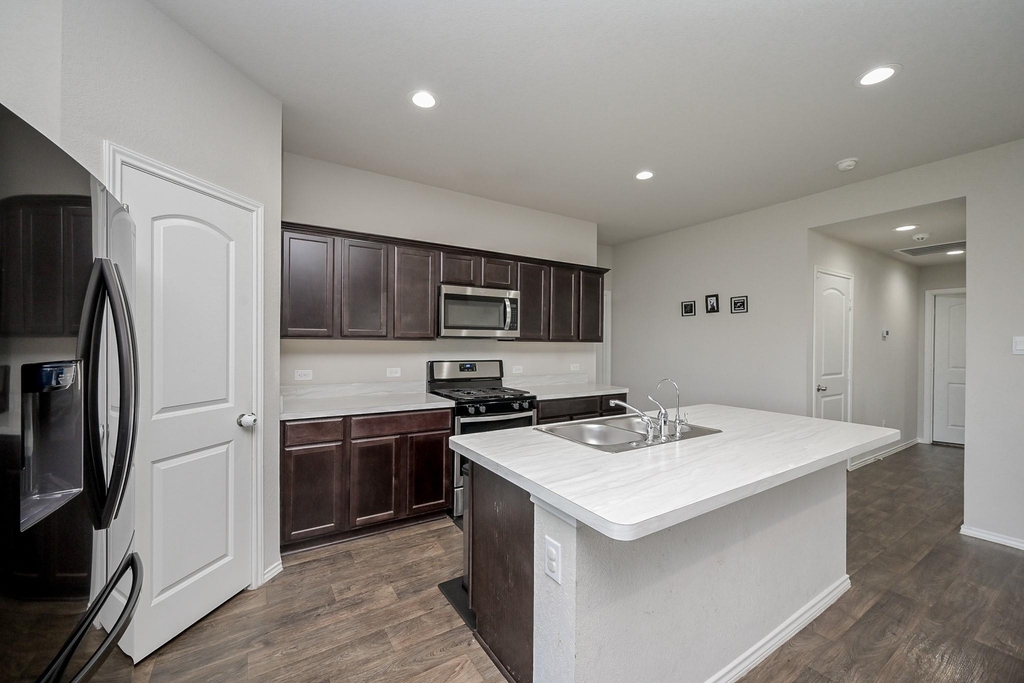 20819 Medford Landing Lane - Photo 9
