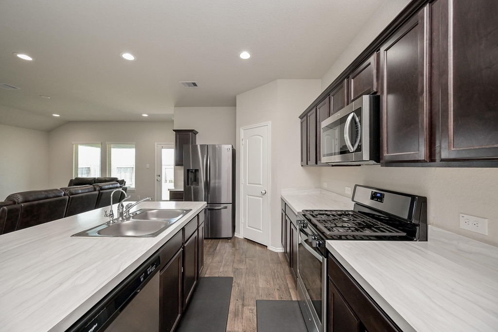 20819 Medford Landing Lane - Photo 7