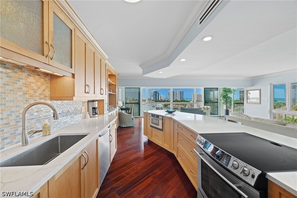 250 Park Shore Drive - Photo 5