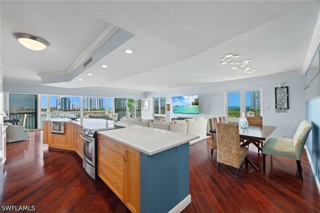 250 Park Shore Drive - Photo 4