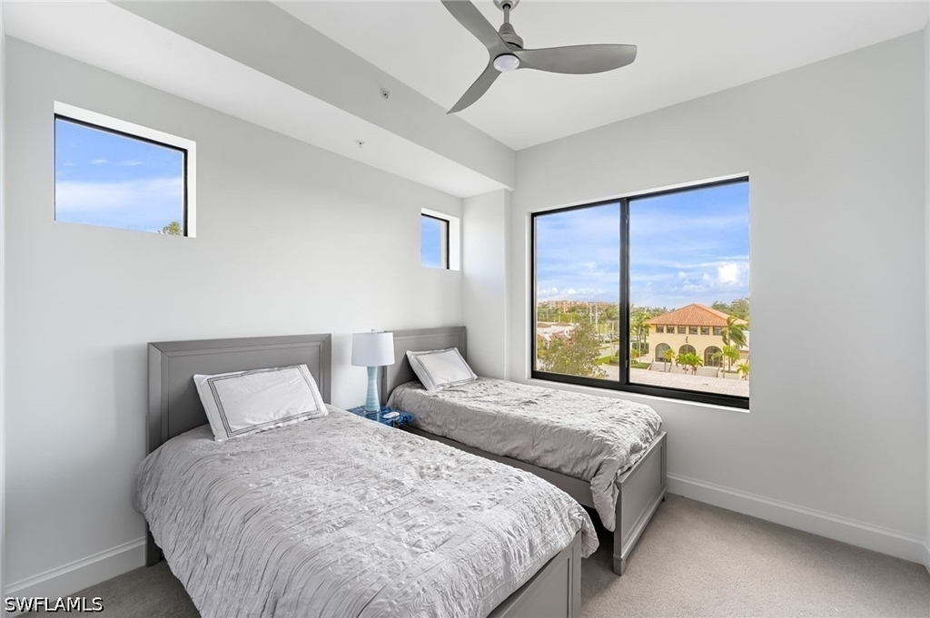 1111 Central - Photo 14