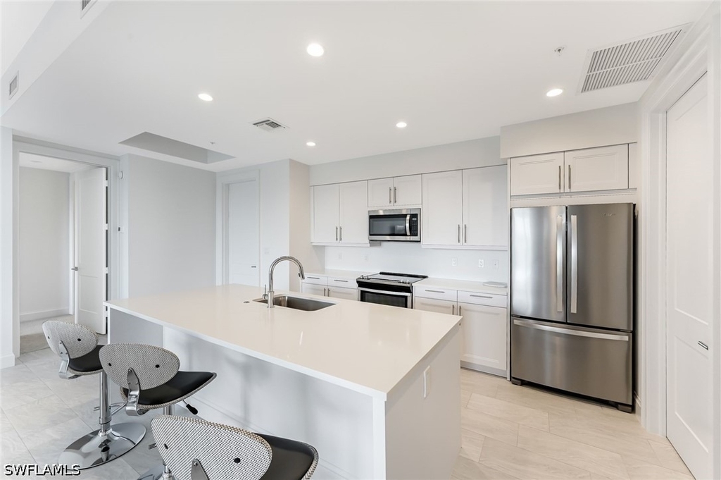 1111 Central - Photo 8