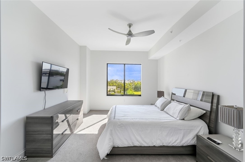 1111 Central - Photo 11