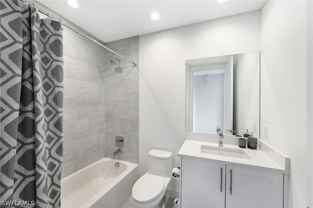 1111 Central - Photo 15