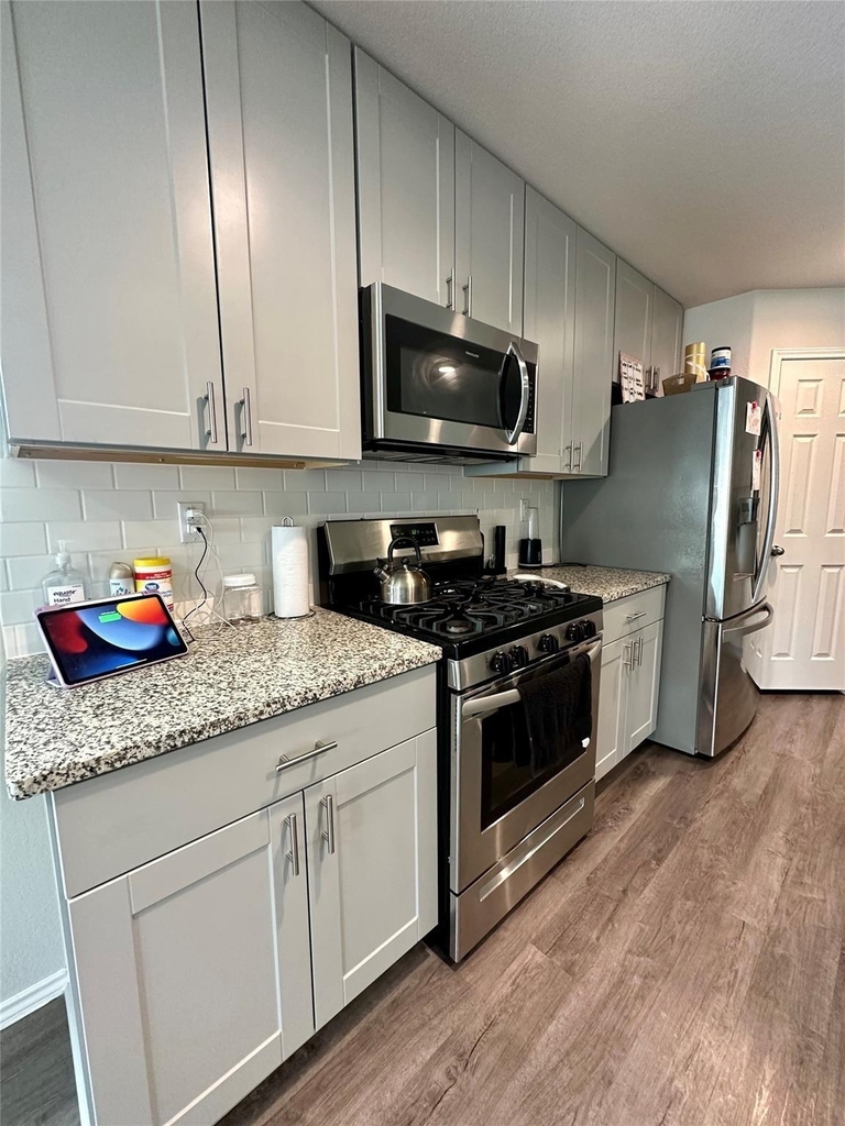 4231 Tulip Oak Drive - Photo 4