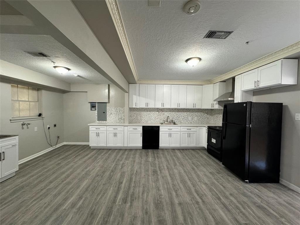 200 Broken Bough Lane - Photo 1