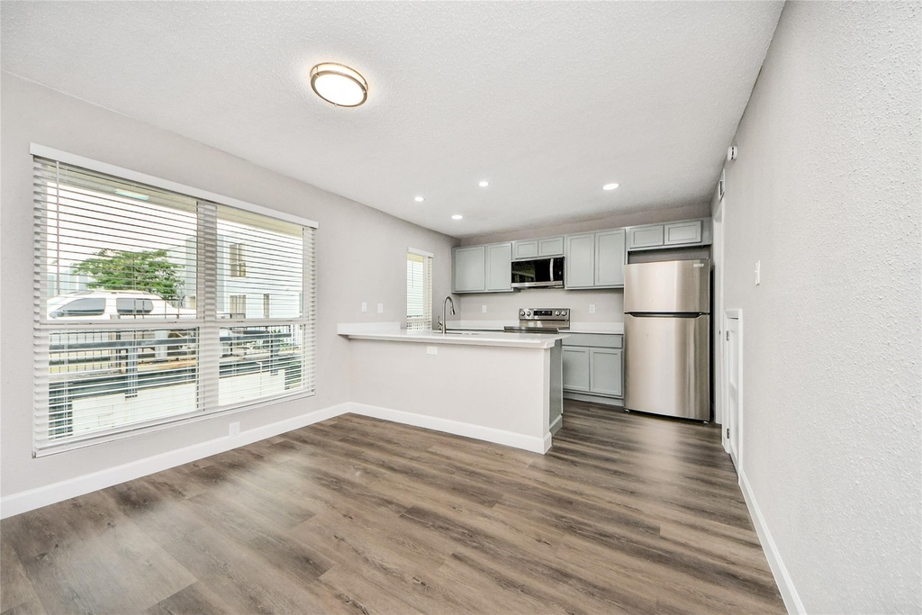 781 Country Place Drive - Photo 5