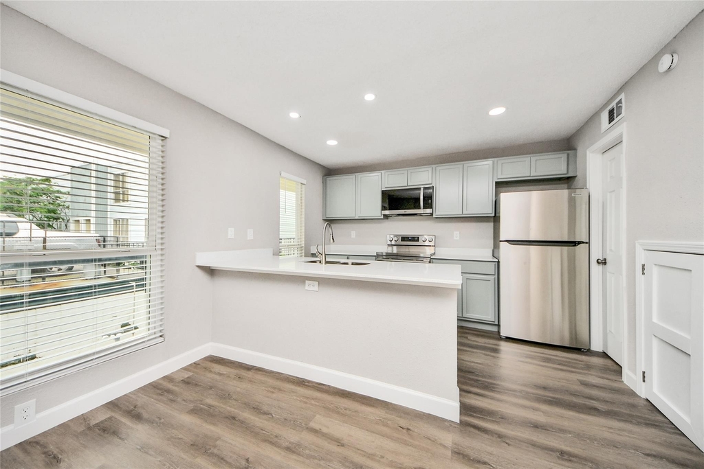 781 Country Place Drive - Photo 7