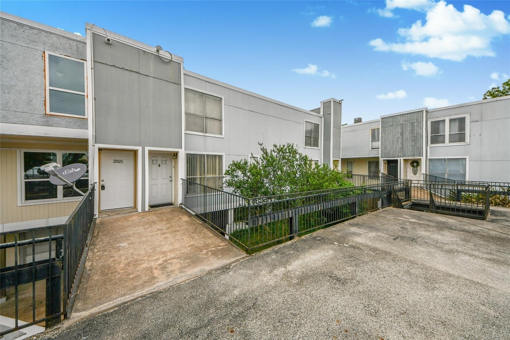 781 Country Place Drive - Photo 2