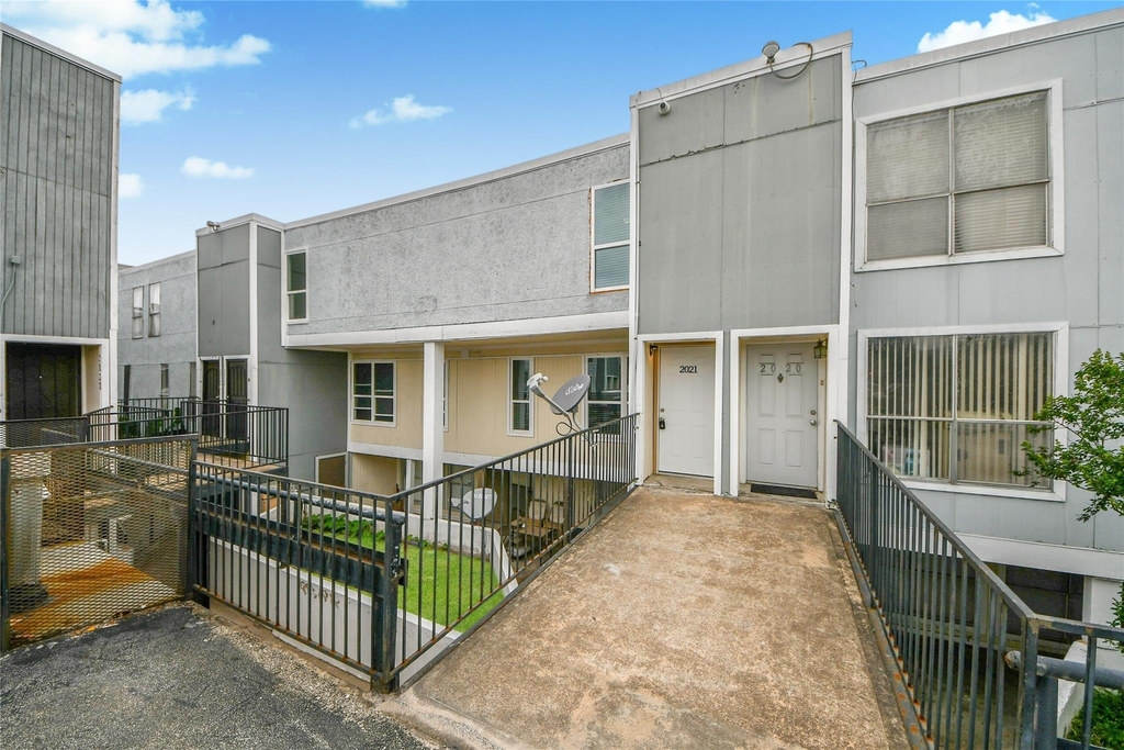 781 Country Place Drive - Photo 1