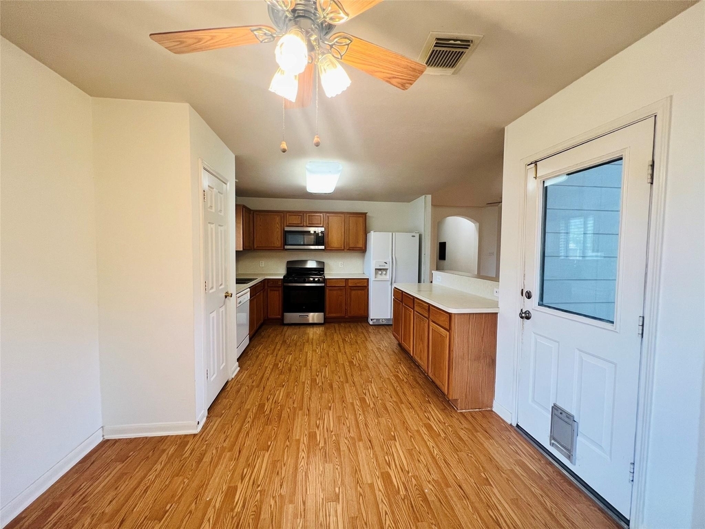 1931 Stanford Park Court - Photo 6