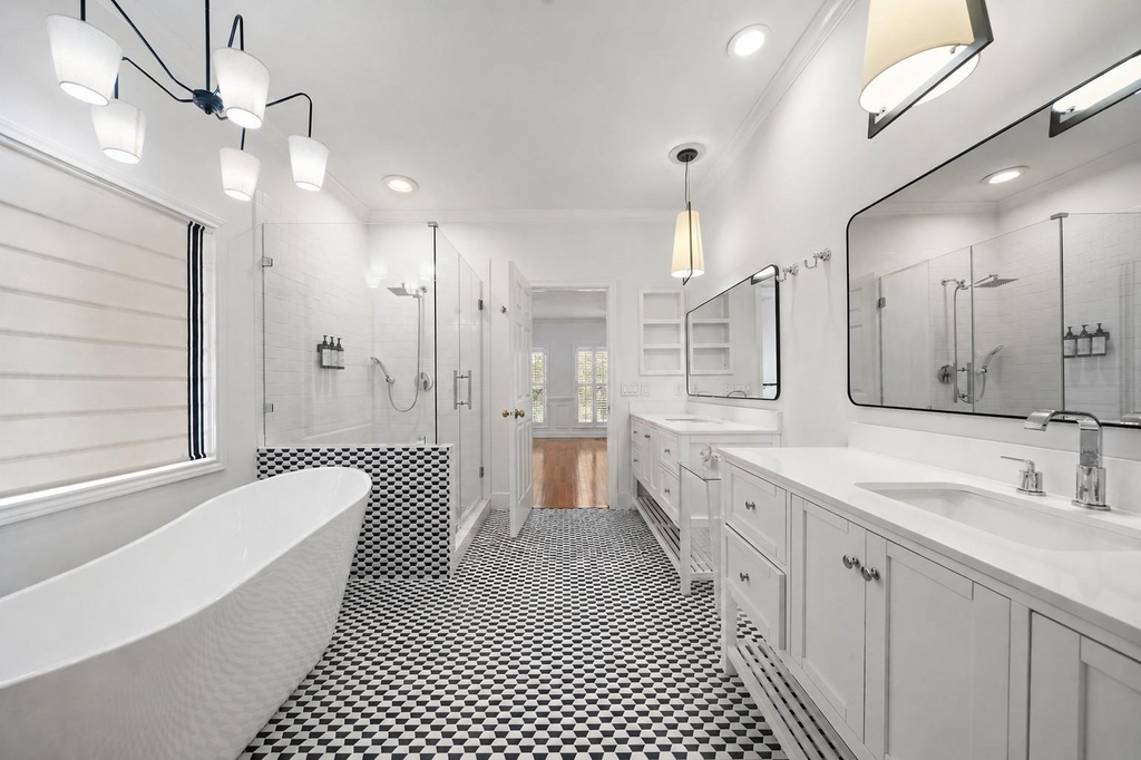 5136 Chevy Chase Drive - Photo 14