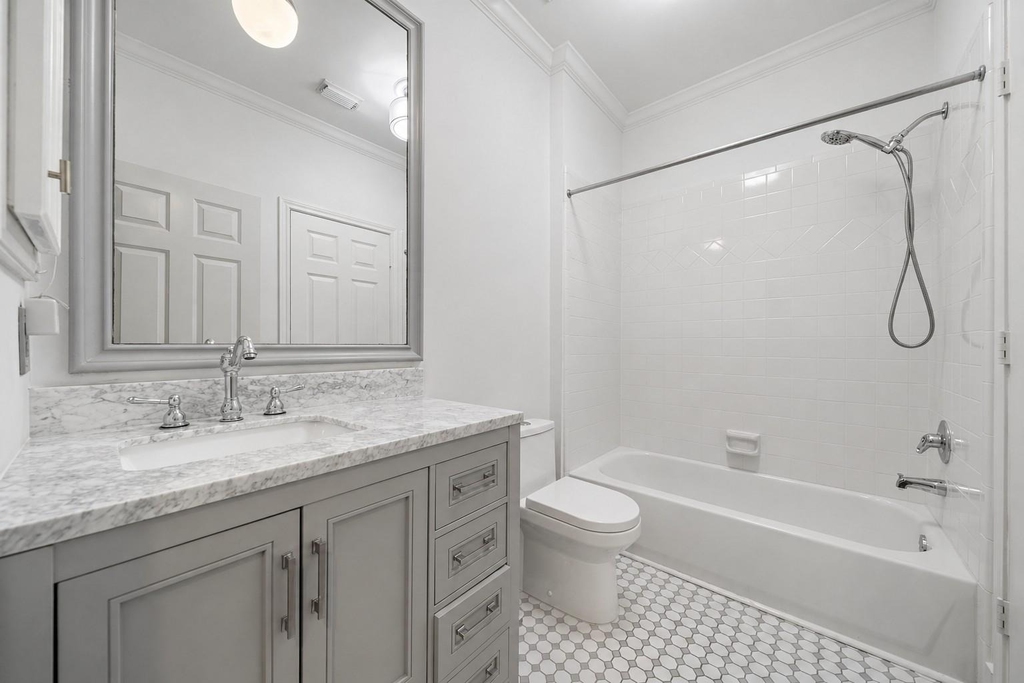 5136 Chevy Chase Drive - Photo 17