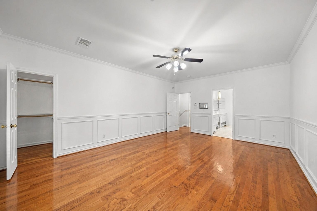 5136 Chevy Chase Drive - Photo 13