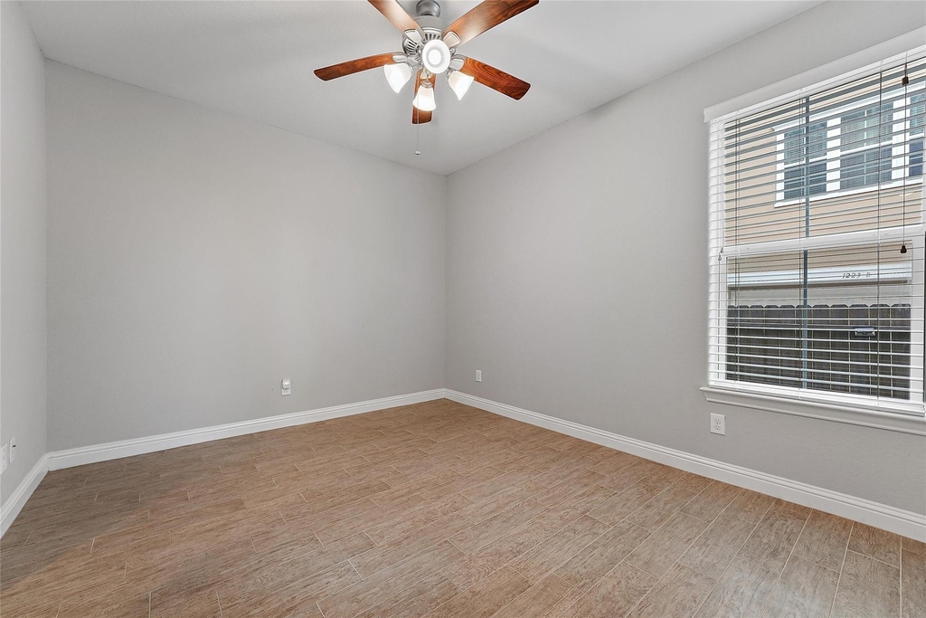 1221 W 19th Street - Photo 1