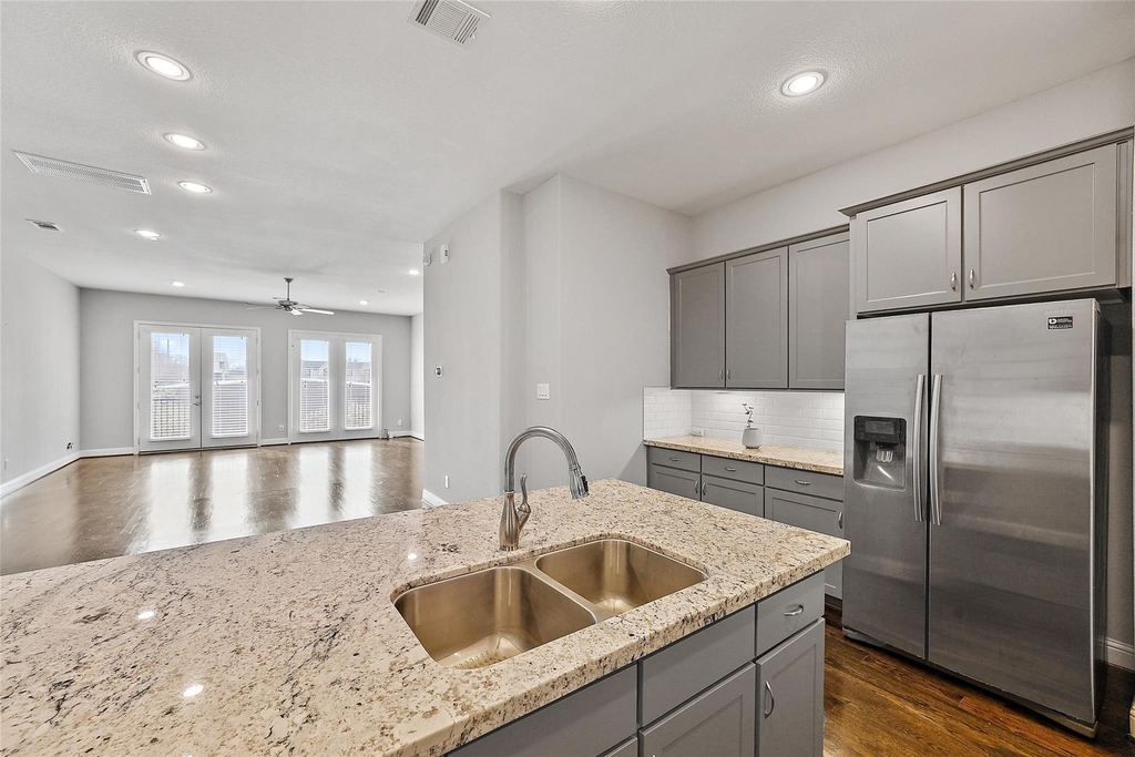 1221 W 19th Street - Photo 10