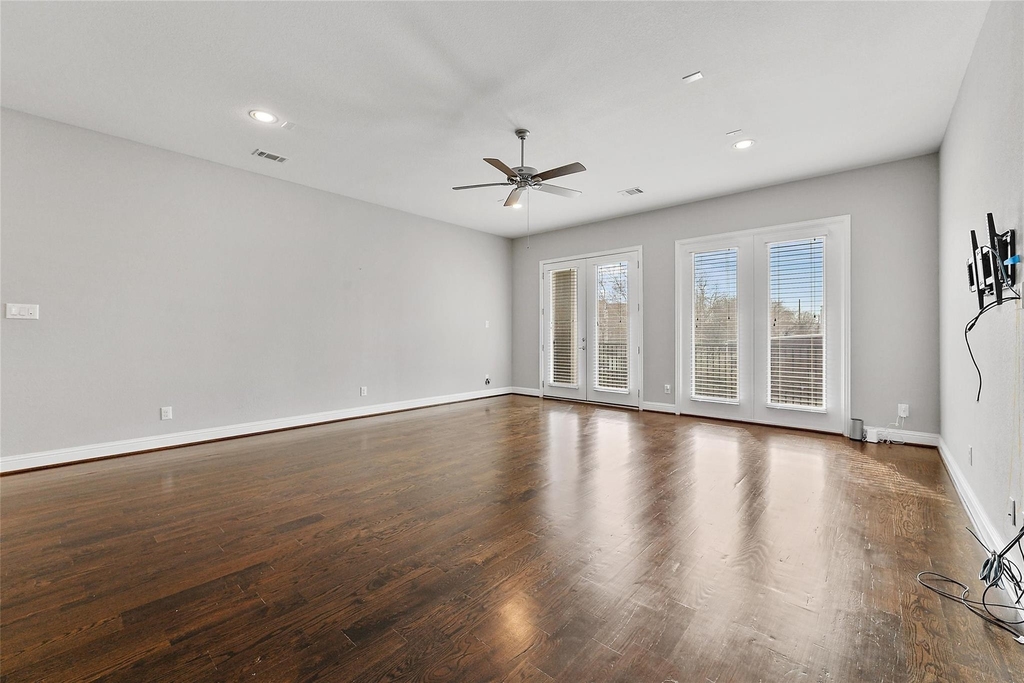 1221 W 19th Street - Photo 12