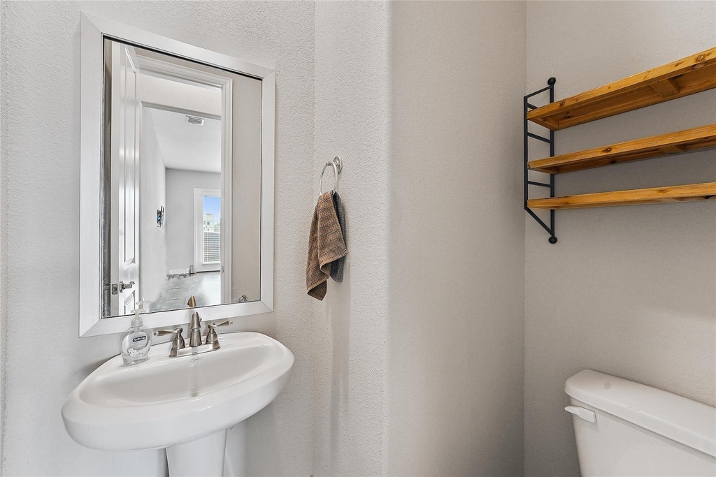 1221 W 19th Street - Photo 14