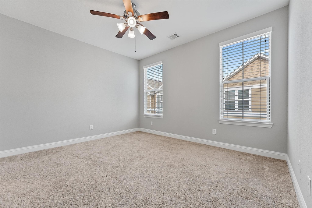1221 W 19th Street - Photo 15