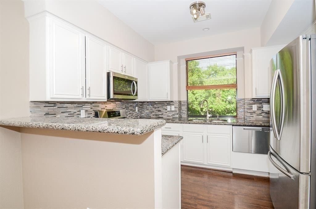 737 Davis Road - Photo 10